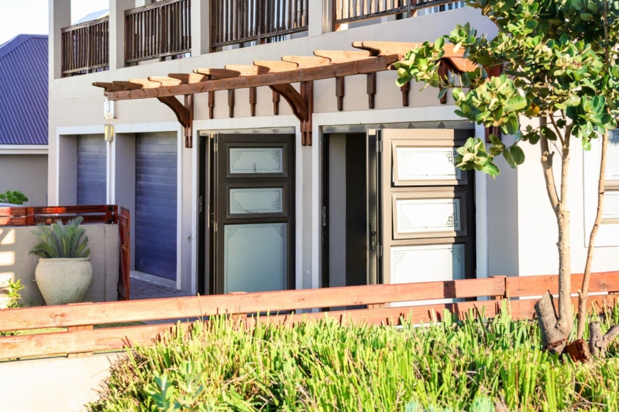 3 Bedroom Property for Sale in Kraaibosch Western Cape